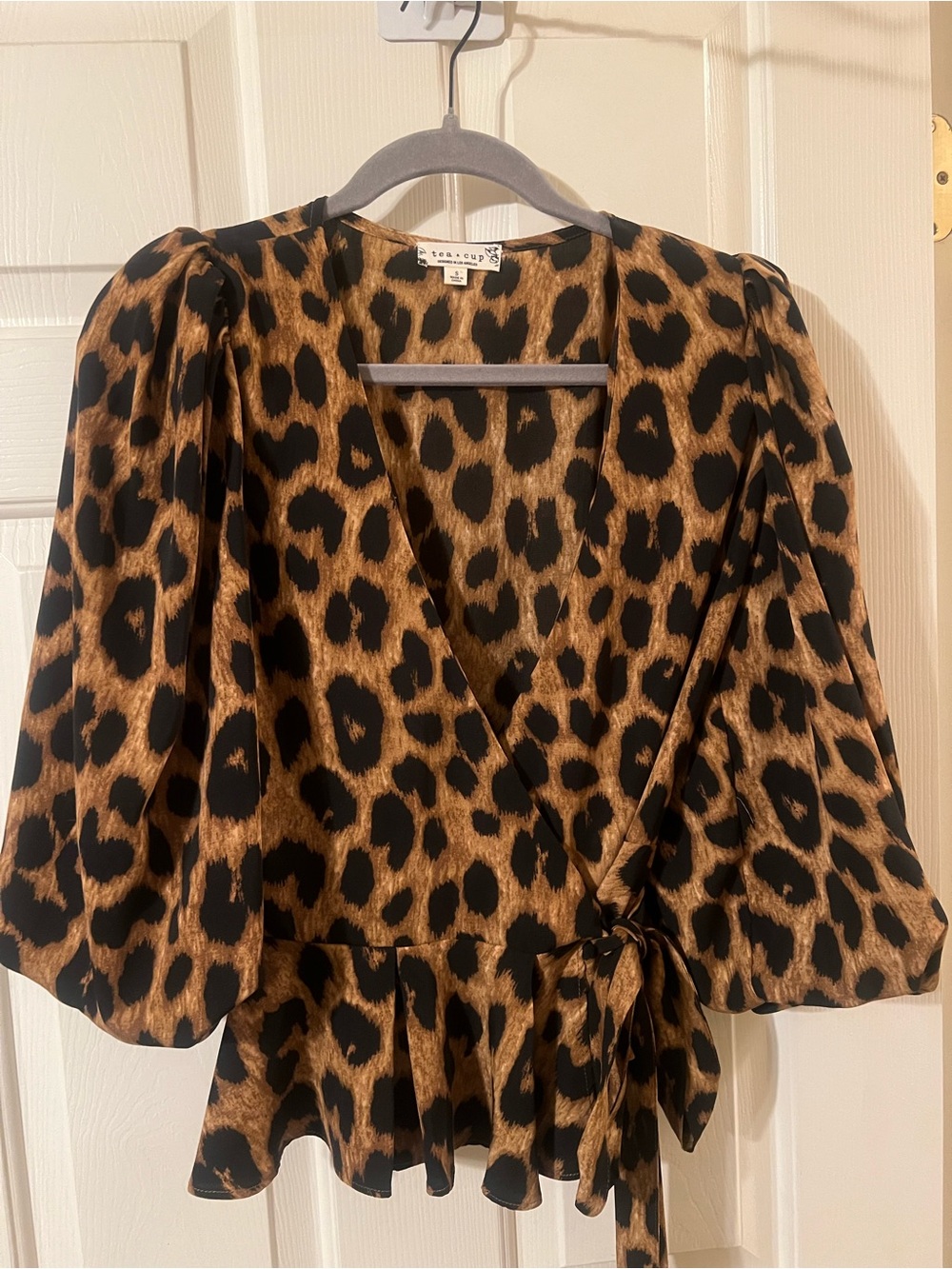 NWOT Tea & Cup Black and Brown Leopard Print 3/4 Puff Sleeve Wrap Peplum Top S